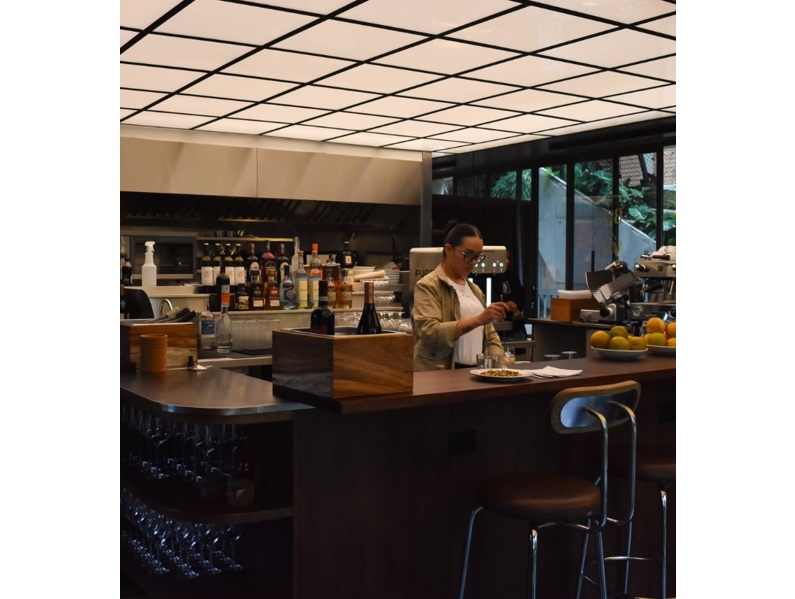 bar a van.jpg